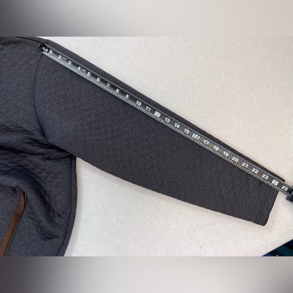 Cremieux Men’s 1/4 Zip Quilted Dark Gray Pullover. Large. - Picture 8 of 9